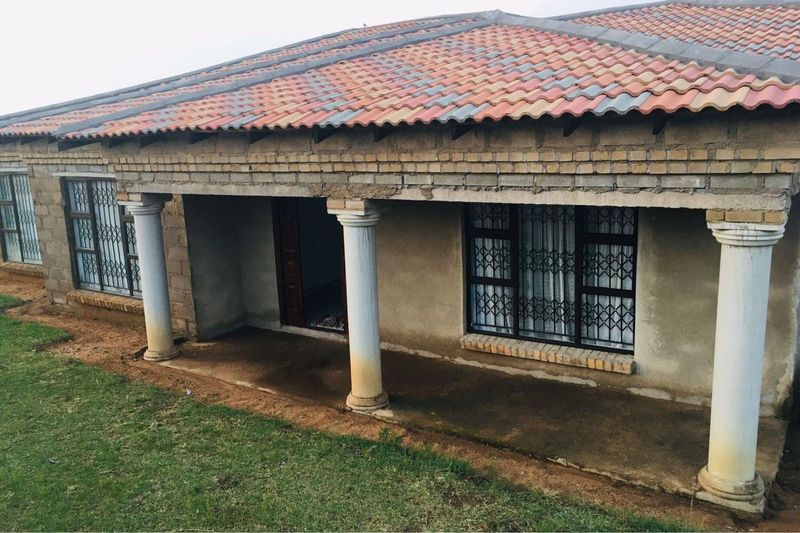 Newly built 3 bedroom house for sale.
