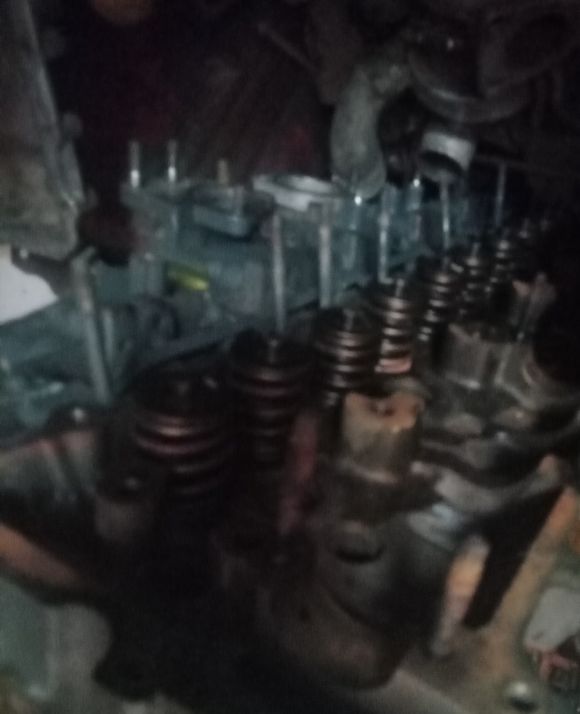 Isuzu Ftr800 6hhE 1 cylinder head