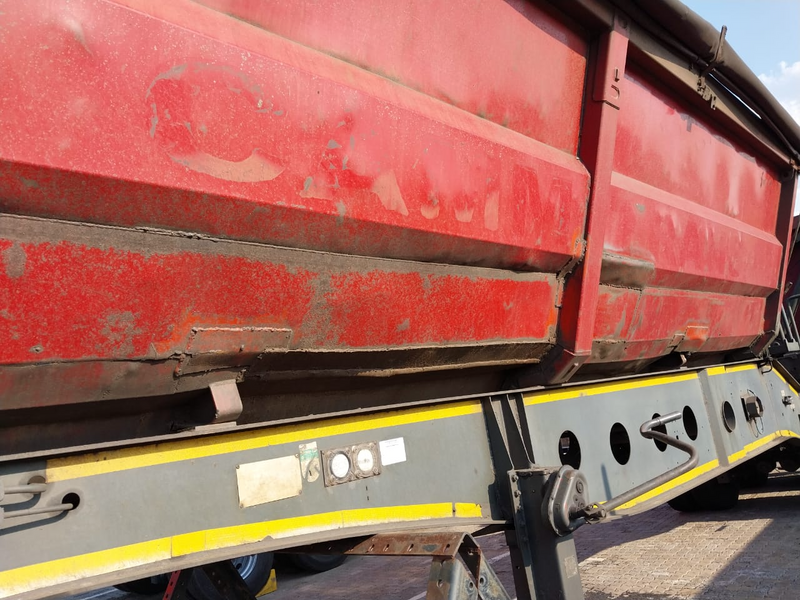 Afrit side tipper links 45 cubic in a very good condition for sale at a giveaway amount