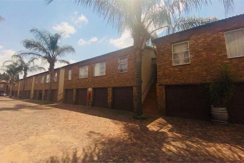 A well maintained townhouse at a sought after complex in Glean Marais Kempton park