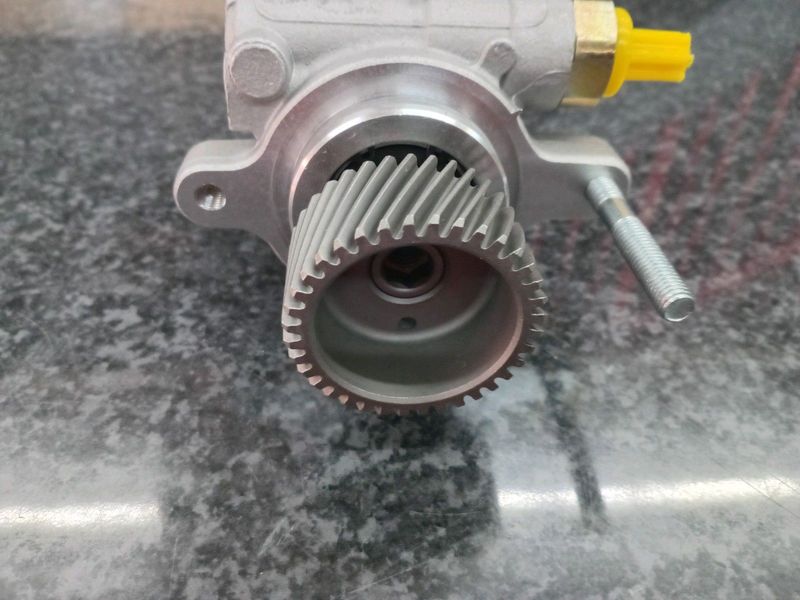 Mazda WEAT 3.0 Power Steering Pump