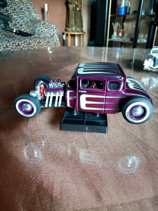 1;24 Die-Cast Ford model A Streetrod for sale R350. Call Paul Cell 0794954164 or W-app me