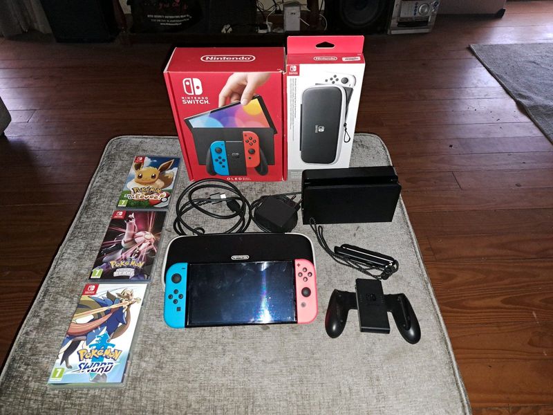 Nintendo Switch OLED &#43; 3 Games For Sale