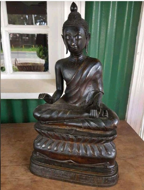 Antique Bronze Budha Sculpture