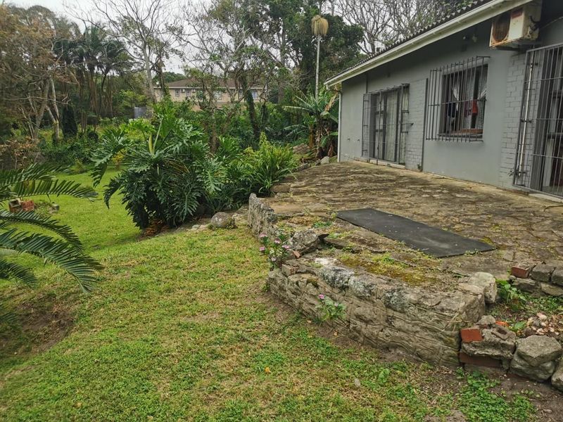3.5 Bedroom home for sale in Uvongo