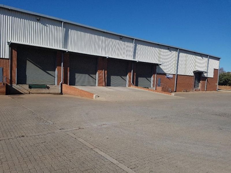 Secure Logistics Warehouse To Let in Pomona