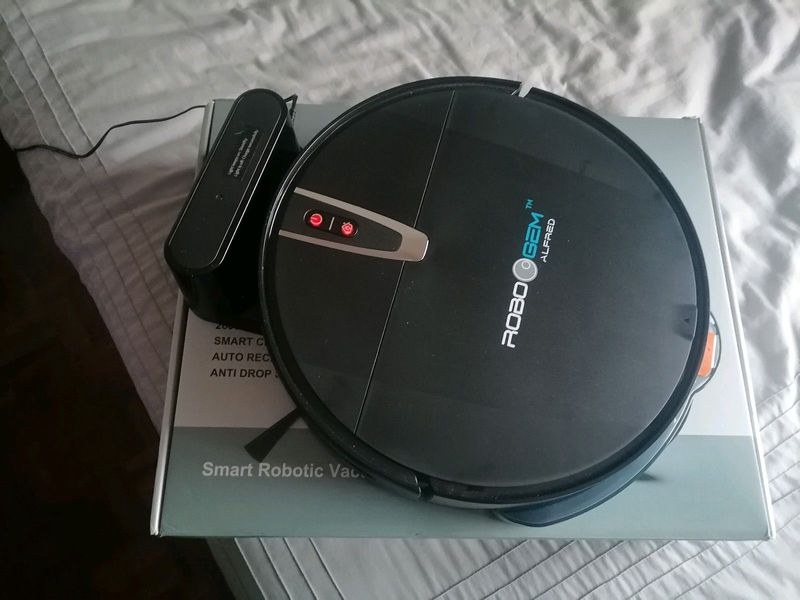 Robo Gem vacuum cleaner and mop for sale