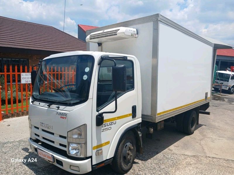 Price Dropped&gt;&gt;&gt;2019 Isuzu NMR250 AMT 2.5Ton Fridge Body &amp; Thermo King