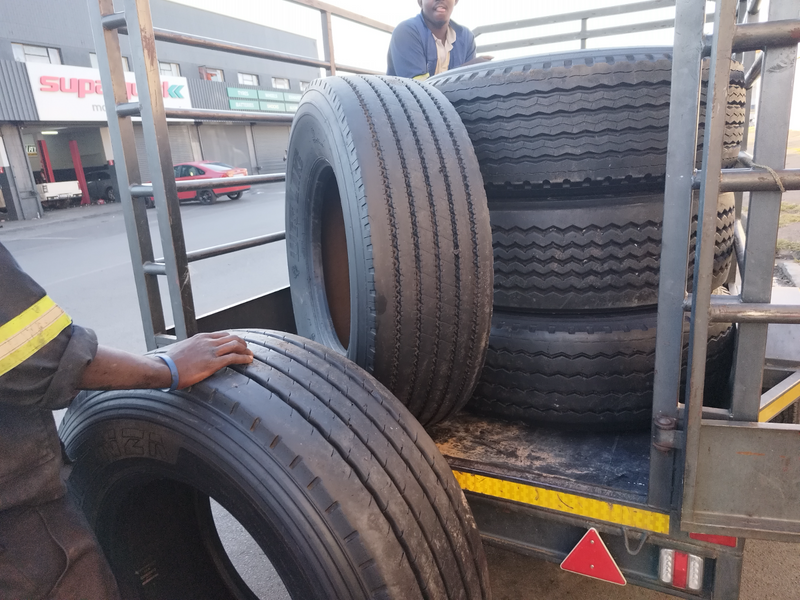 TRCK TYRES: GOOD SECOND HAND,NEW RETREADED AND BRANDNEW TRUCK AND TRAILER TYRESA; 0745134568