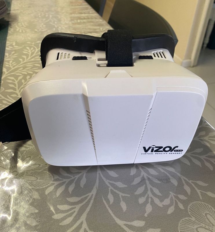 Vizar Pro VR Headset