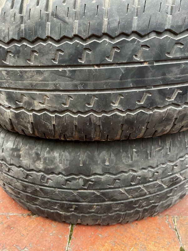Bridgestone dueler tyres 265/75/17 (4)