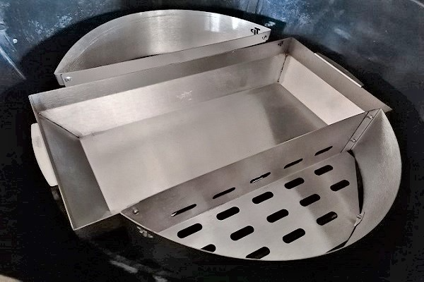 REPLACEABLE CHARCOAL BASKETS AND DRIP TRAY COMBINATION SET FOR A KETTLE BRAAI.