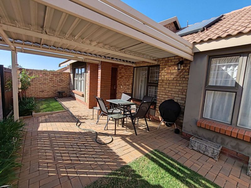 Quant small 3 Bedroom Retirement Home For Sale