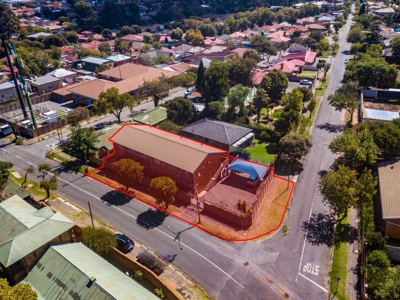 Immaculate block of flats for sale in the former St Martins precinct, Rosettenville