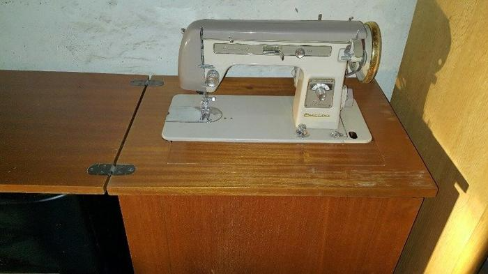 Antique Empisal Goldline Vintage Sewing machine with table / cupboard