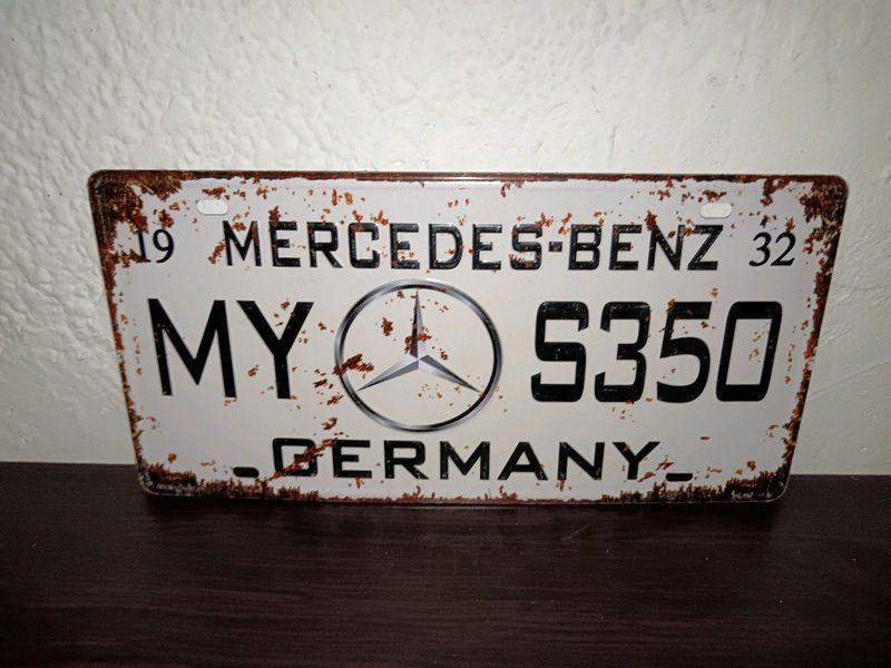 Mercedes-Benz garage sign