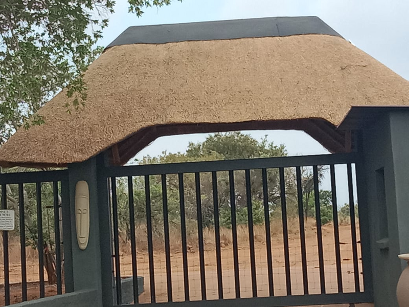 Sizanani Thatching Services.