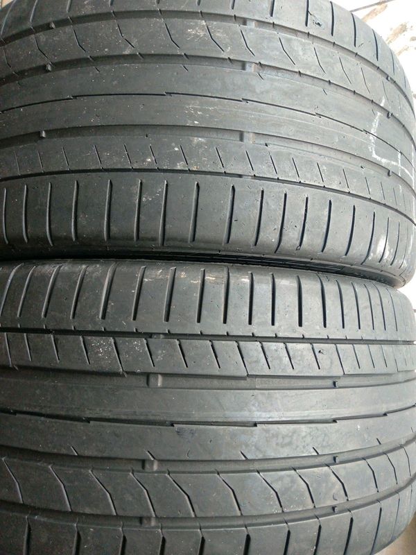 2x 255/35/18 normal continentals Tyres 85%tread excellent conditions