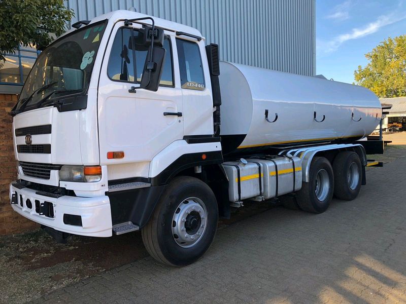 18000 liter Water tank truck / Water tanker / Water bowser for sale