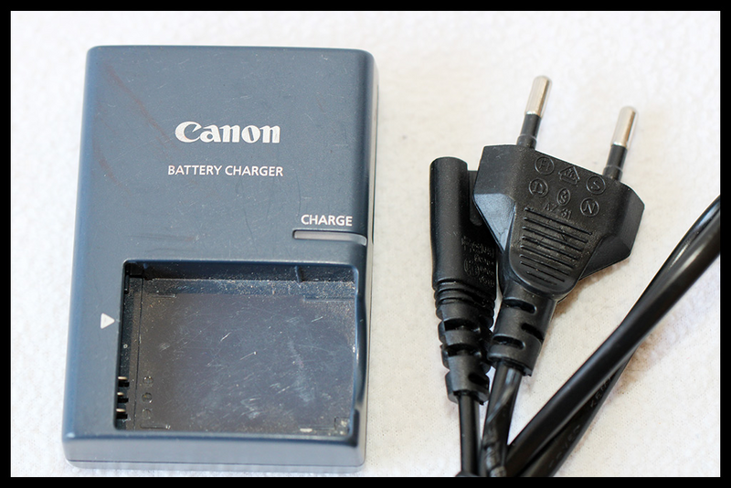 Canon CB-2LXE Battery Charger