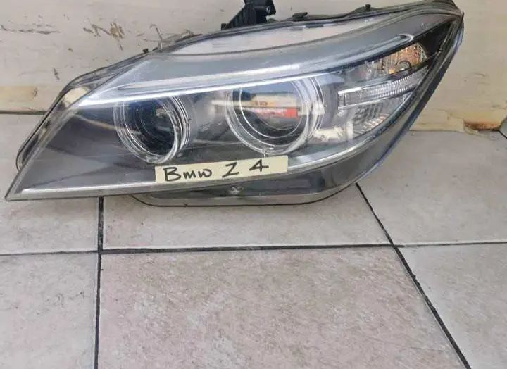 Bmw Z4 headlight available