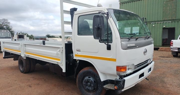 Nissan UD40 dropside in an immaculate condition for sale at an affordable amount