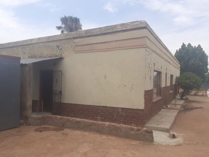3 bedrooms house for sale in Klipgat, Mabopane