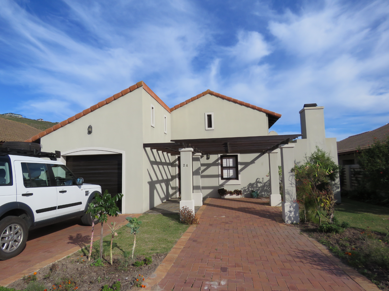 House to rent in Whale Rock Gardens estate, Plettenberg Bay