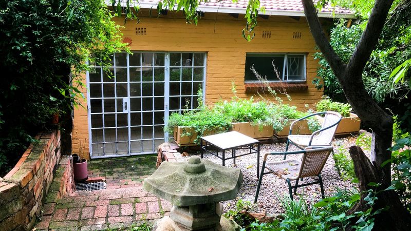 Specious 1 Bedroom And 1 Bath Cottage In Northcliff, Randburg
