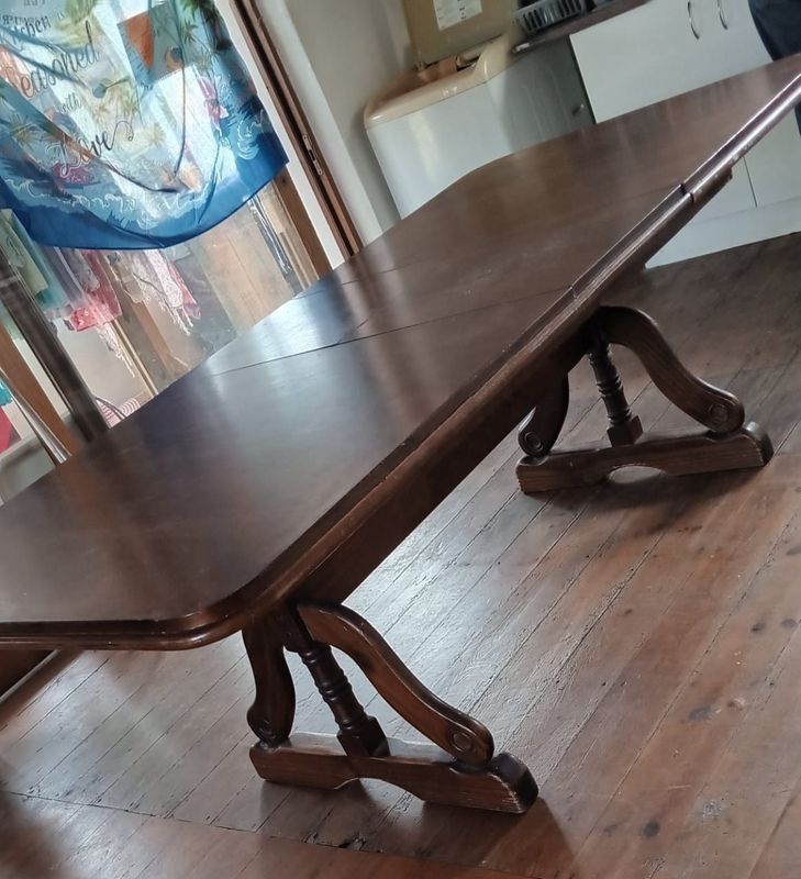 Solid Wooden 10 seater extendable Dinning Table