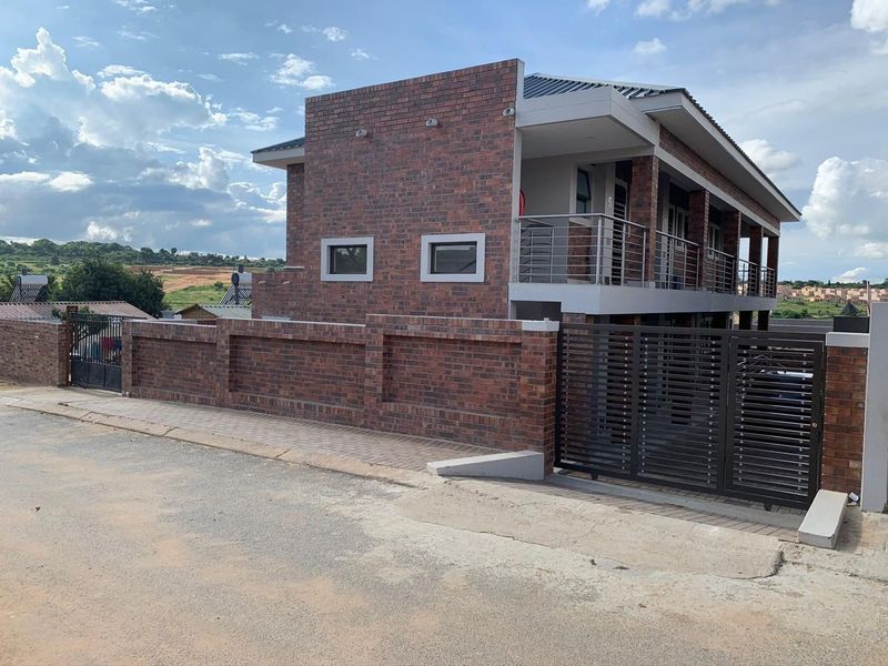 Newly refurbished in Cosmo City Ext 2!!