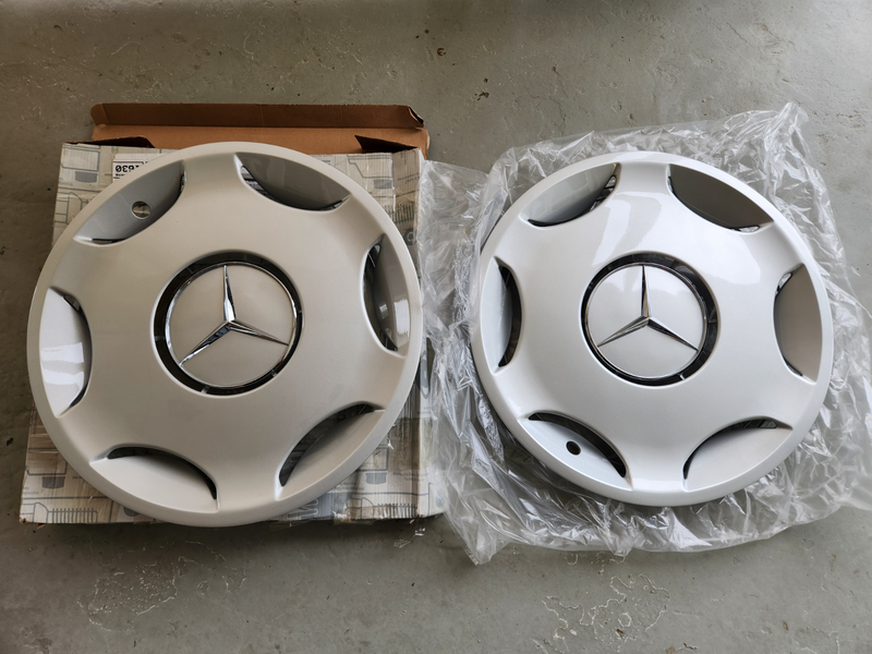 Mercedes-Benz W202 C Class hubcap x 2
