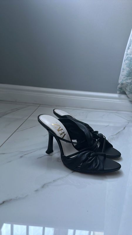 Zara Gathered Leather High Heeled Sandal size 35