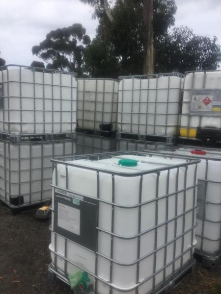 second hand 1000 litre food grade IBC tanks Flowbins for sale