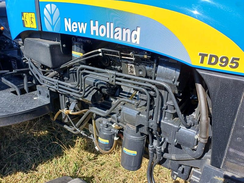 New Holland TD95