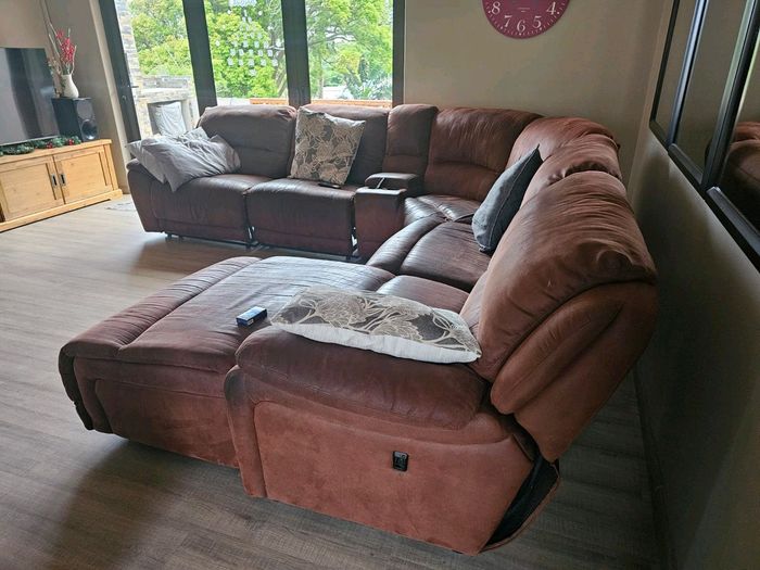 Gumtree corner lounge sale