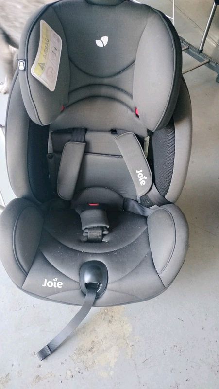 Baby car seat (Joie)