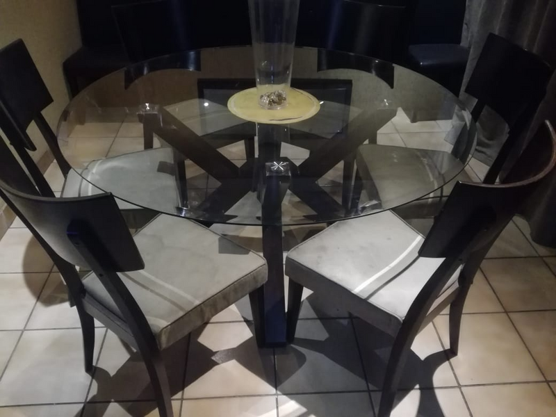 6 seater Dining table with chairs