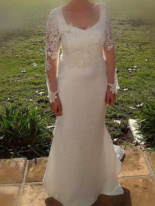 15% Discount Wedding dress for sale or hire or layby