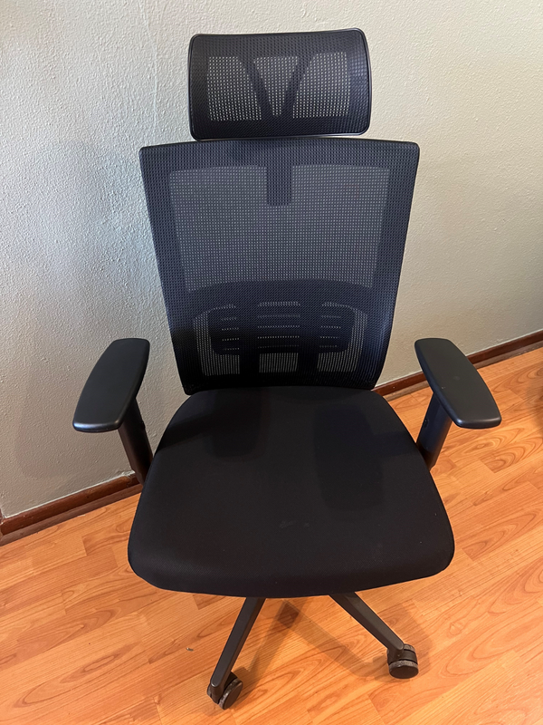 Home Office Chair (Good Condition!)