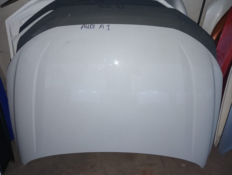 Audi A1 car bonnet available in great condition for sale kindly call or whatsapp 0785217089