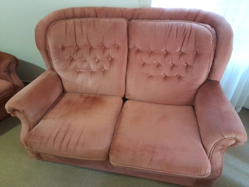 5 Seater Lounge Suite R1500