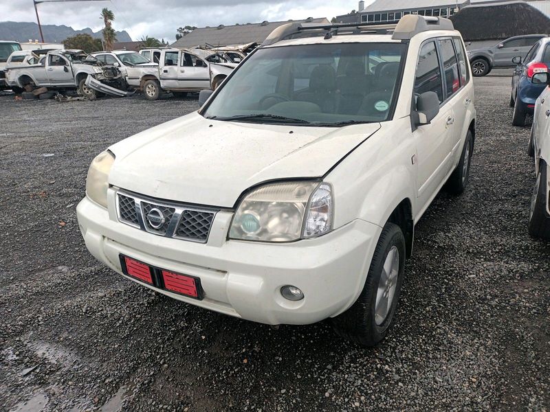 Nissan Xtrail 2.0i auto breaking for spares