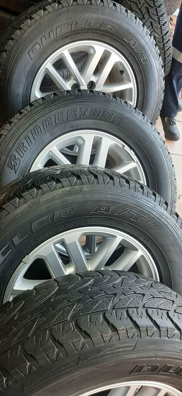 17&#34;inch for Toyota Hilux clain magrims and tyres for sale