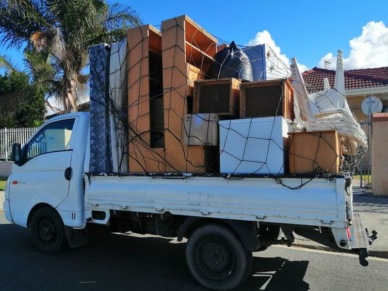 FURNITURE AND JUNK STAFF REMOVAL  ALL AREAS IN CAPE TOWN AND SURROUNDING AREAS