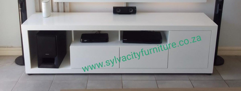 Streamline Your Space: Find the Perfect TV Stand for Your Home!&#34;