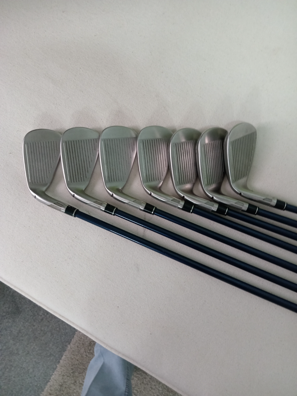 GOLF CLUBS TAYLORMADE SIM 2 GRAPHITE IRONS