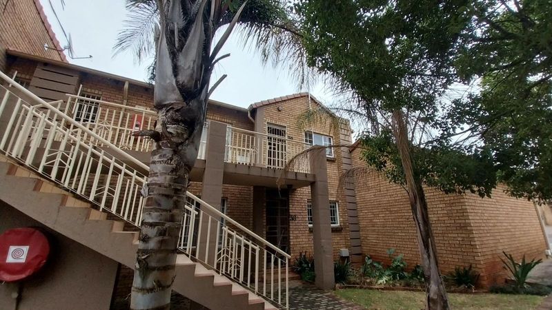 3 Bedroom apartment for sale in Die Hoewes Centurion