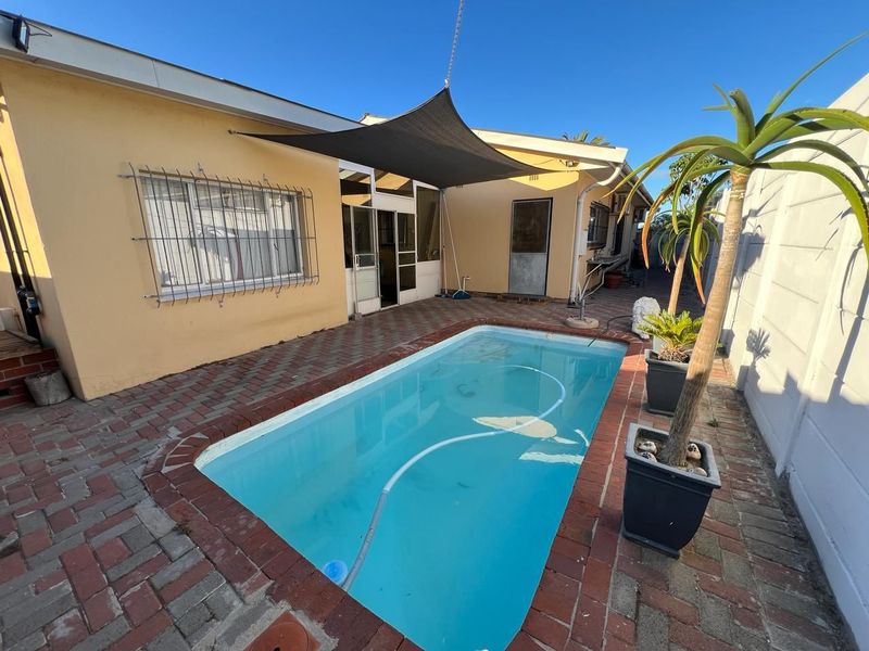 House For Sale in Shirley Park, Bellville