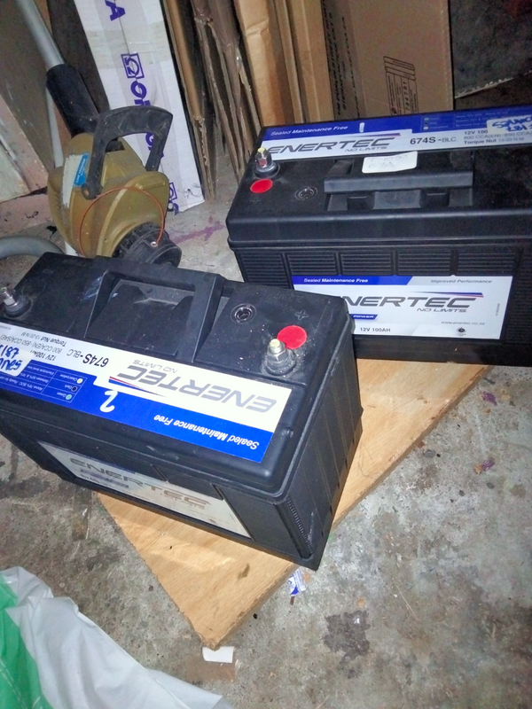 Batteries for invertors electri